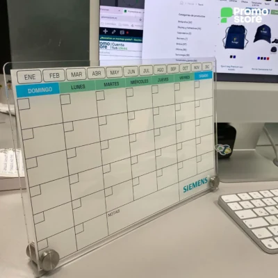 Imagen principal de Pizarra acrílica con calendario perpetuo.